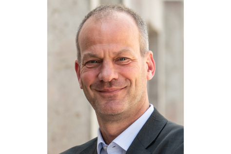 Portrait photo of Jörg Krampe